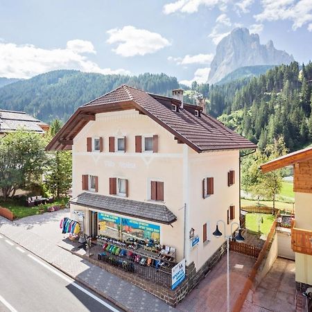 Villa Alpina Apartments Santa Cristina Val Gardena Bagian luar foto