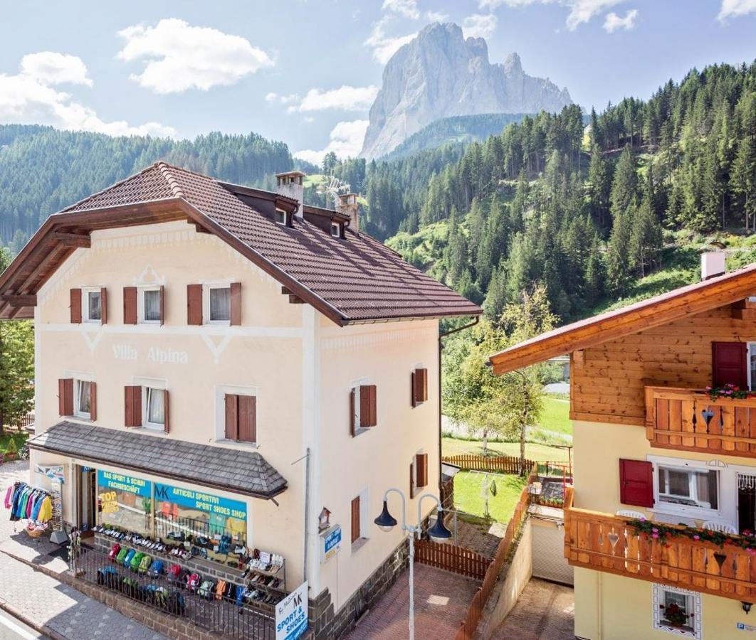 Villa Alpina Apartments Santa Cristina Val Gardena Bagian luar foto