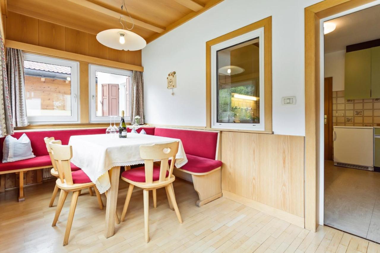 Villa Alpina Apartments Santa Cristina Val Gardena Bagian luar foto